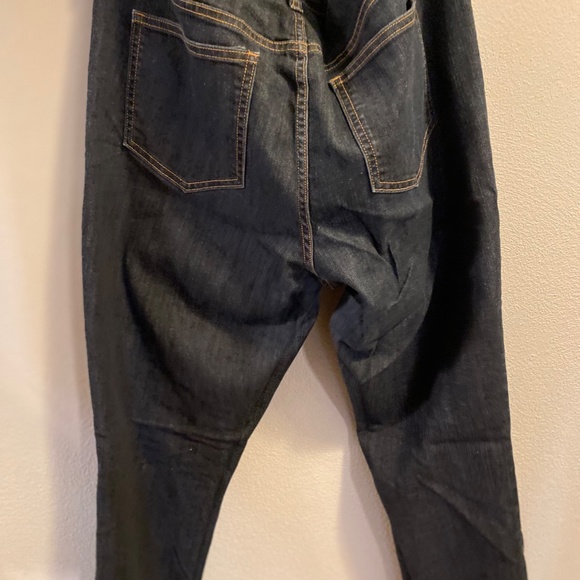 Old Navy Flirt Jeans - Picture 5 of 5